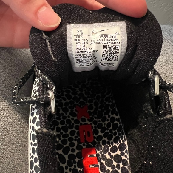 Air maxes - Picture 3 of 4